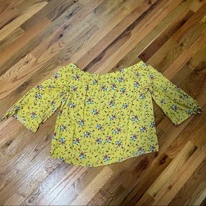 Off shoulder summer shirt